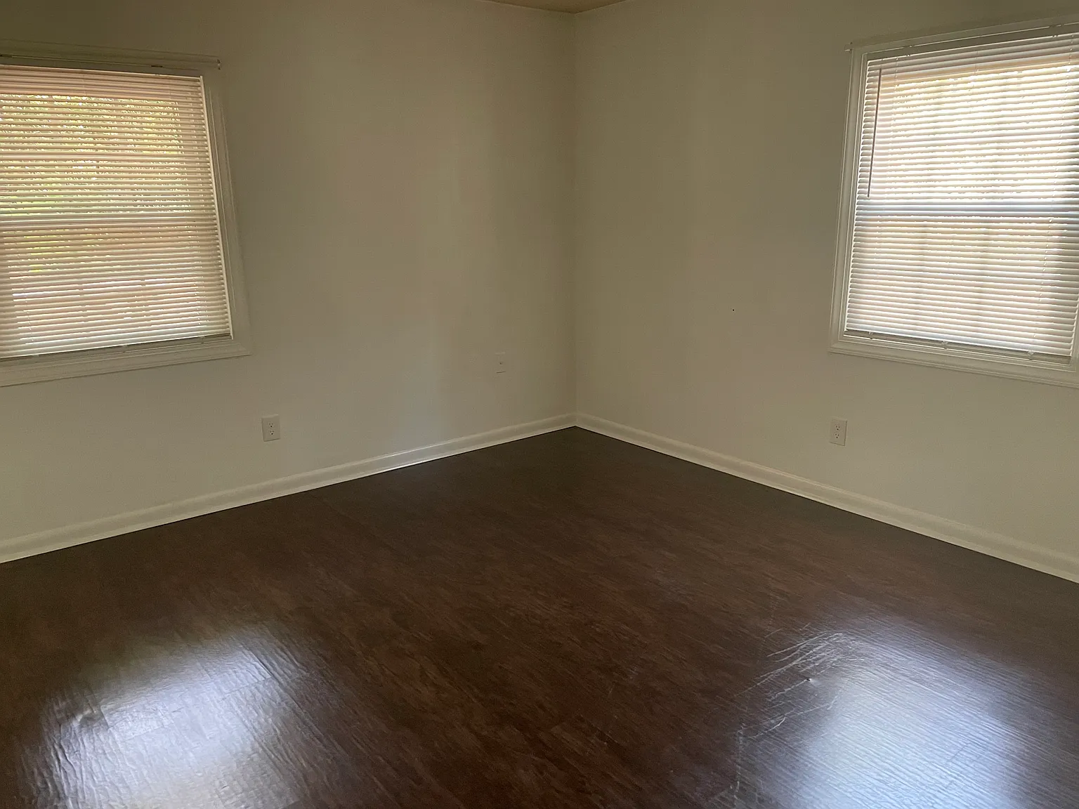 2 bed, 960 sqft, $1,570 — Photo 1