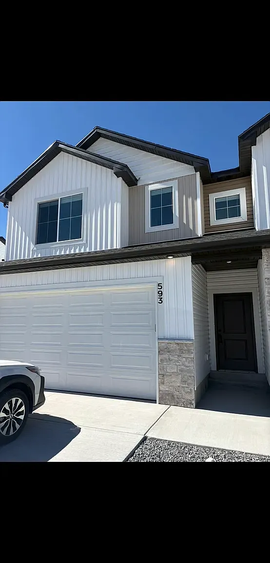 3 bed, 2.5 bath, 1664 sqft, $1,975 — Photo 1