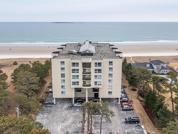 4th image of 215 E Grand Ave APT 407