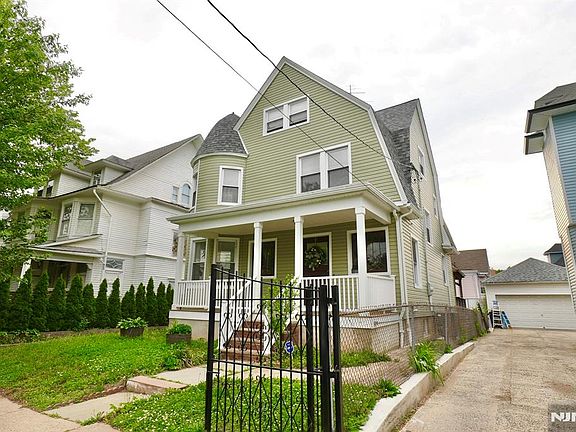 3rd image of 566-568 Highland Ave