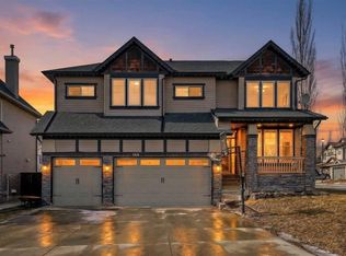 144 E Hawkmere Rd, Chestermere, AB T1X1T4
