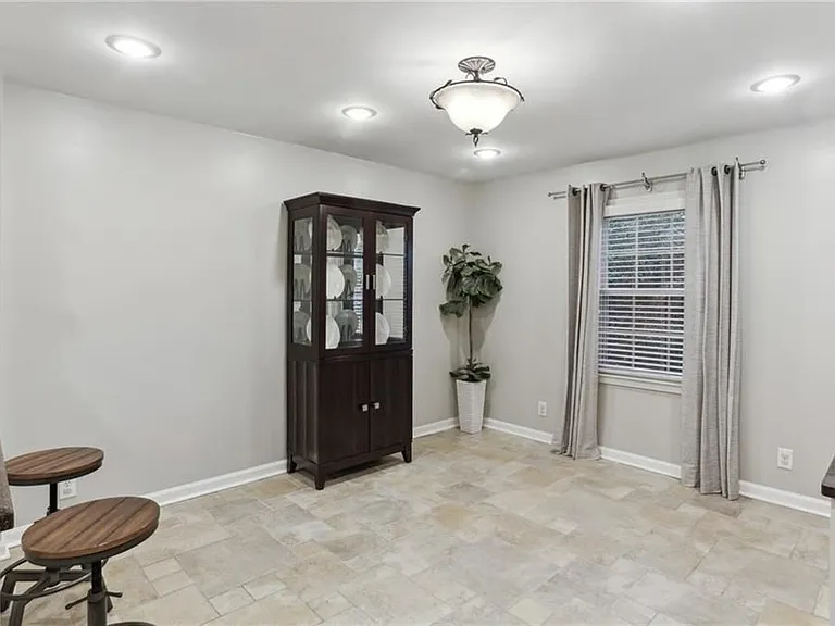 1601 Executive Park Ln — Photo 9