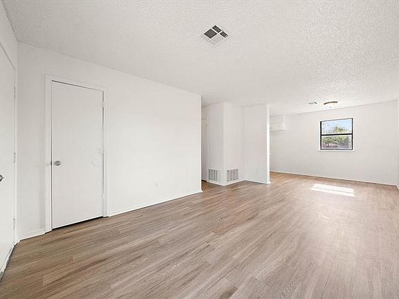 4th image of 10906 Penrith Ln