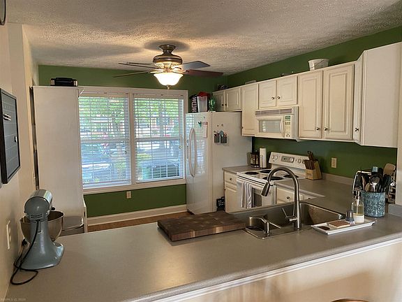 3rd image of 140 Willow Oak Dr NW