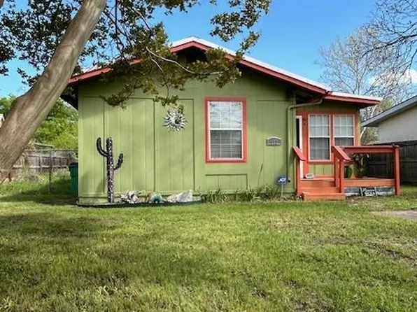 112 Pecan St, Blanco, TX 78606