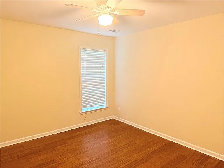 2380 Fairlie Dr — Photo 18