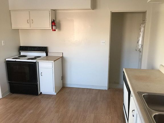 Eat-in kitchen