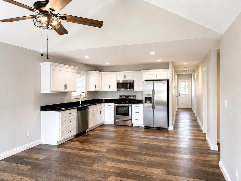 101 Breathitt Ave #206 — Photo 3