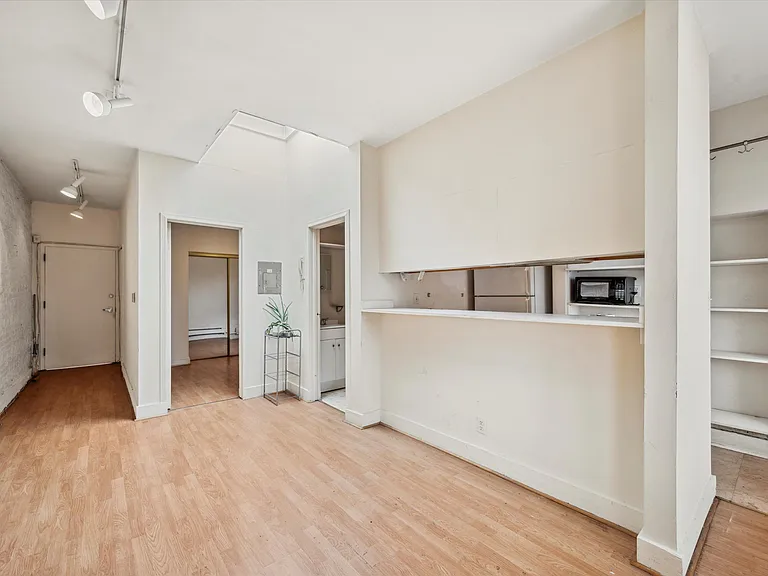 1502 N 17th St #4 — Photo 1