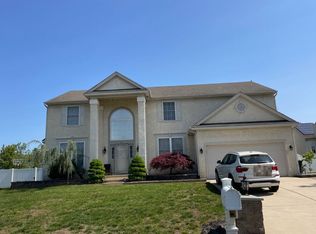 90 Mullen Dr, Sicklerville, NJ 08081