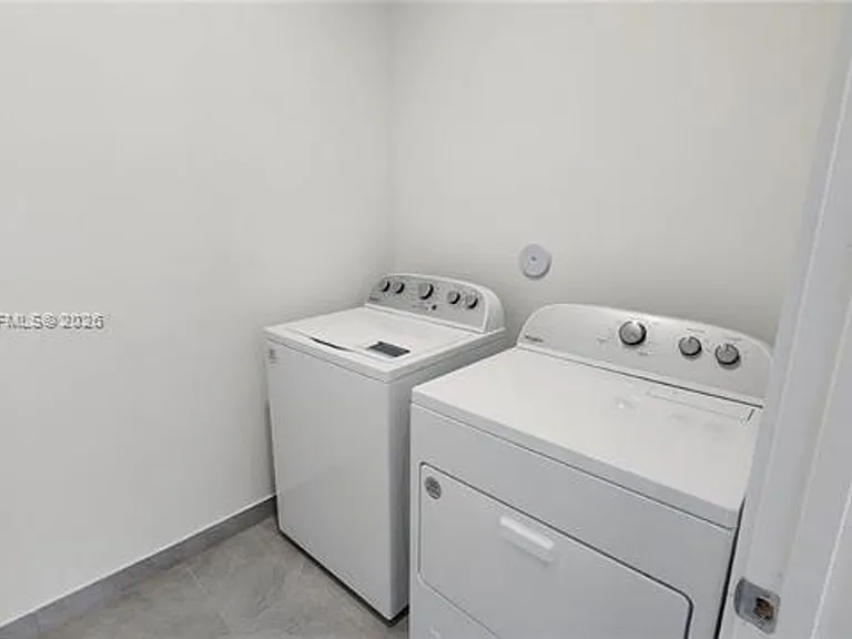8119 NW 42nd St — Photo 27