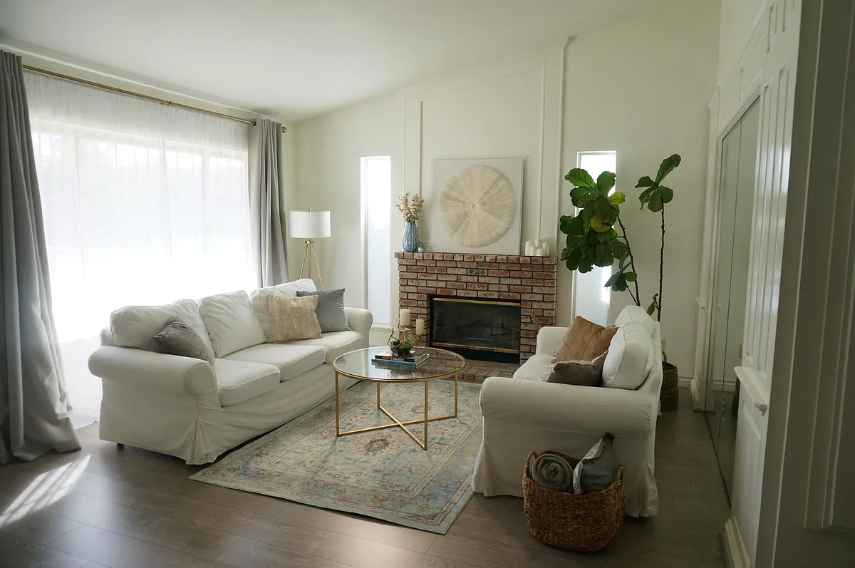 Living room with furniture - 288 Cottonwood Ave