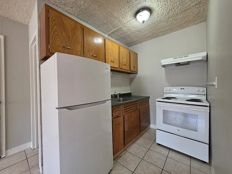 31 Austin St #B5 — Photo 3