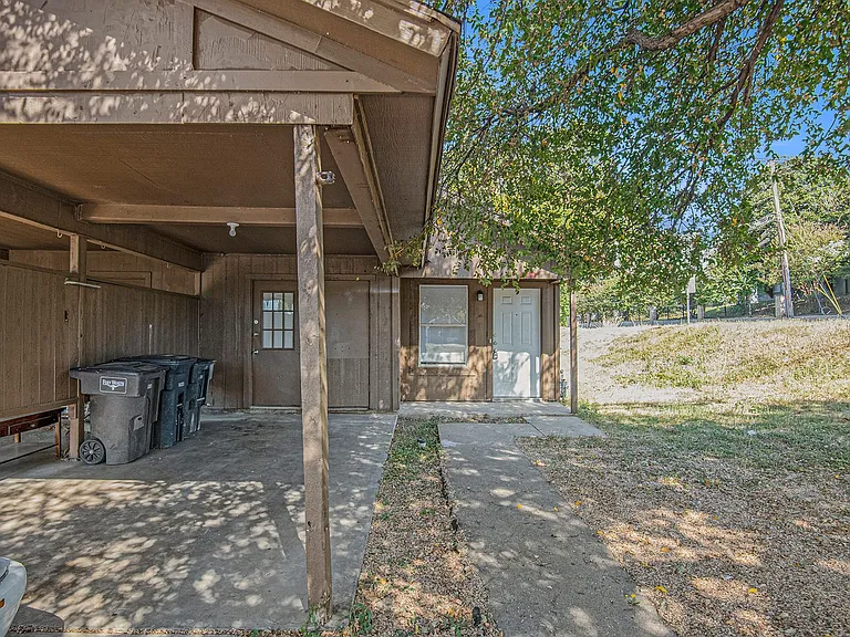 6000 Calloway Ct — Photo 2