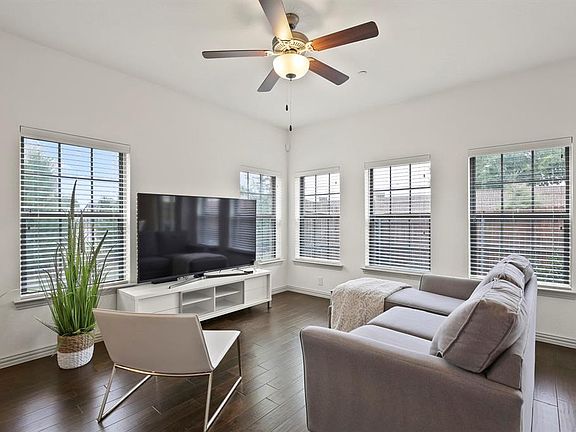 3rd image of 2301 Cortellia St