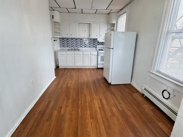 1604 Central Avenue image 1 of 16