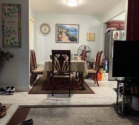 3rd image of 916 Burke Ave Floor 2