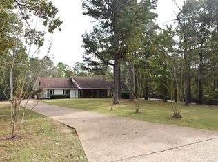 217 Cal Ray Dr, Camden, AR 71701