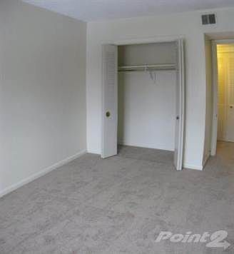 col 14bdr view toward closet