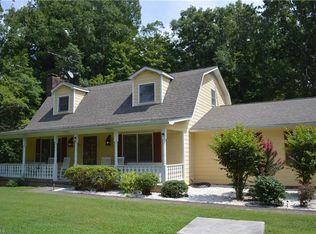 125 Wood Cove Dr, Mount Airy, NC 27030