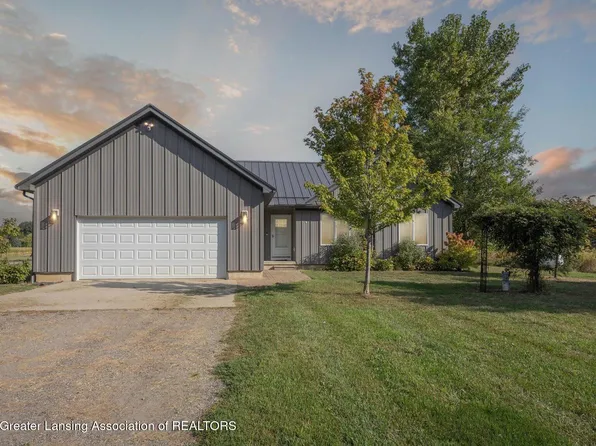 427 E Broadway Hwy, Charlotte, MI 48813