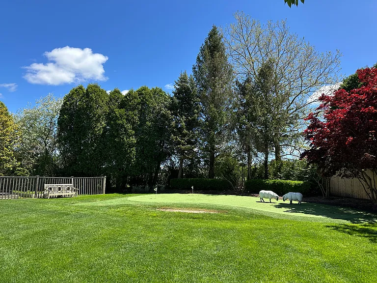 262 Mecox Rd — Photo 38