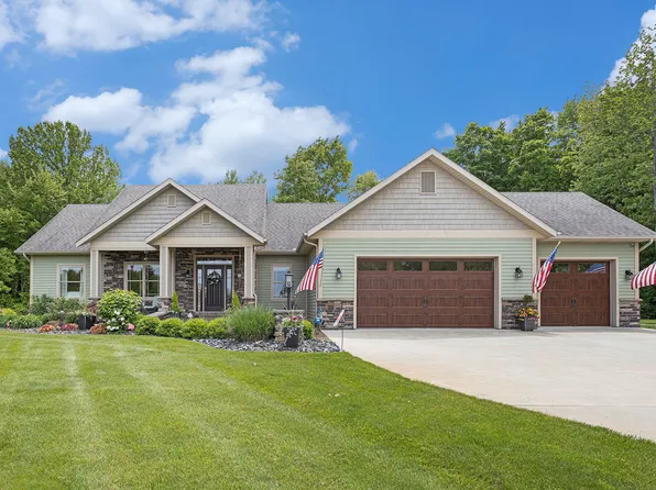 33515 28th Ave, Gobles, MI 49079