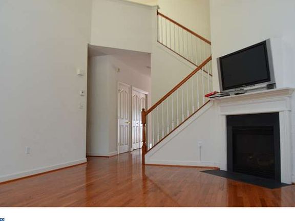 5th image of 625 Beaver Falls Pl