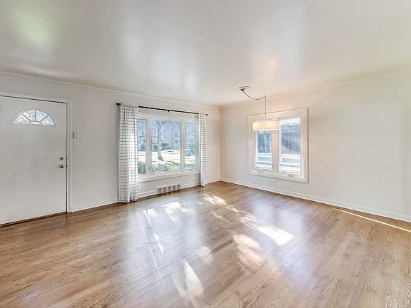 5th image of 142 Keystone Ave