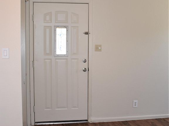3rd image of 123 S Hardy Dr APT A