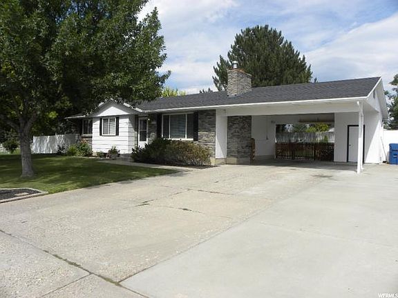 2nd image of 415 E Scenic Dr