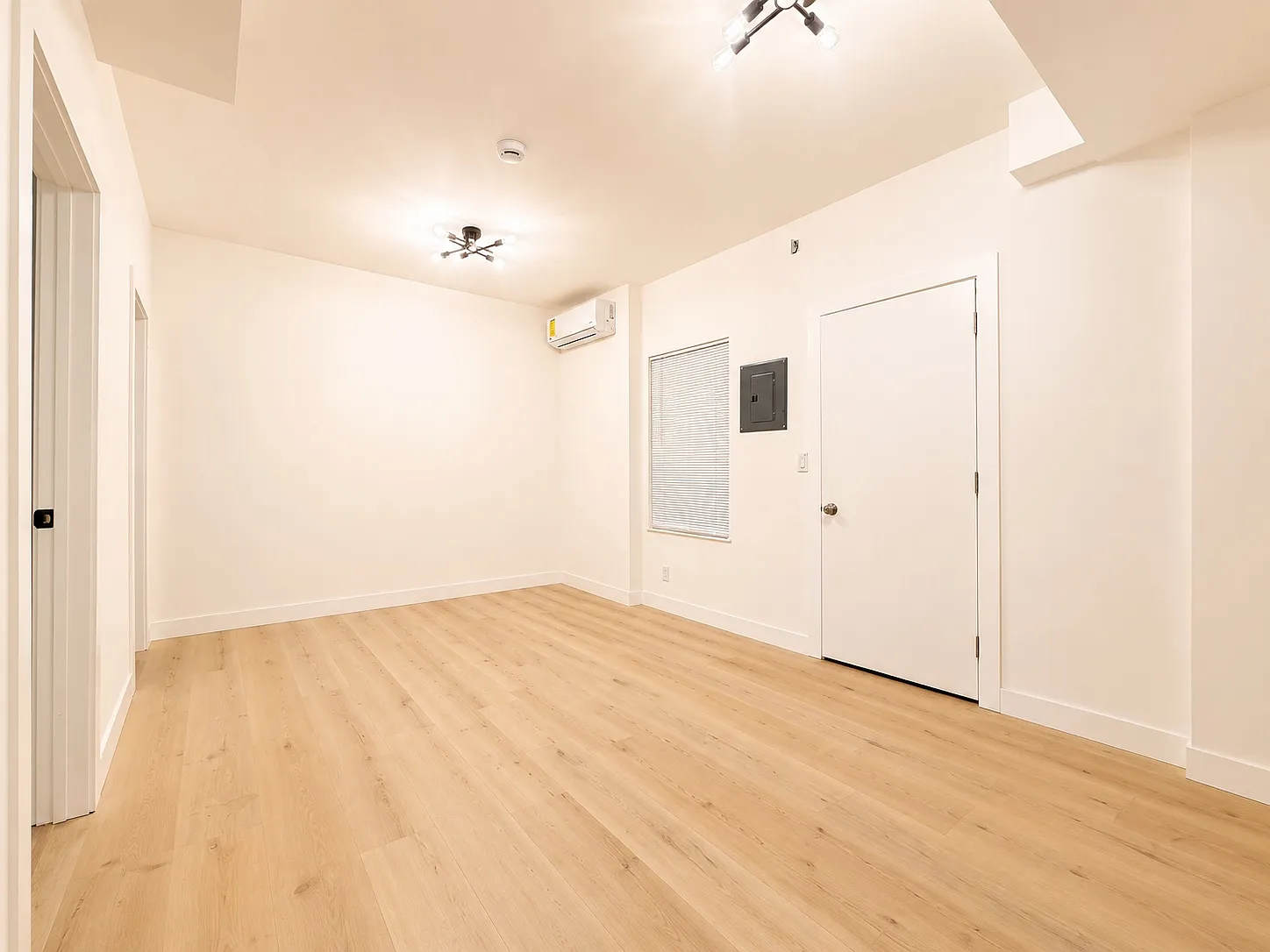 Studio, $1,595 — Photo 2