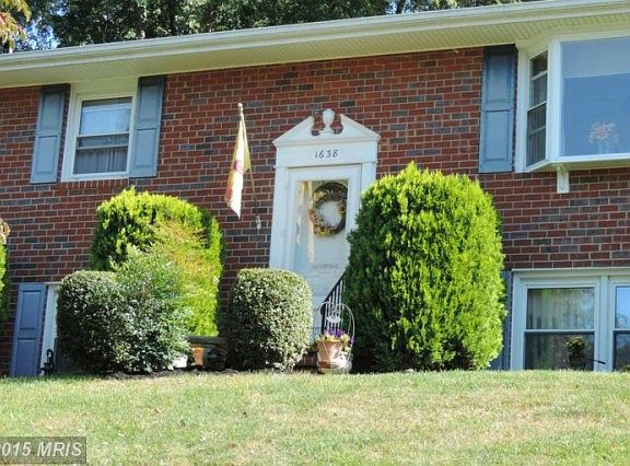 2nd image of 1638 Honeysuckle Dr