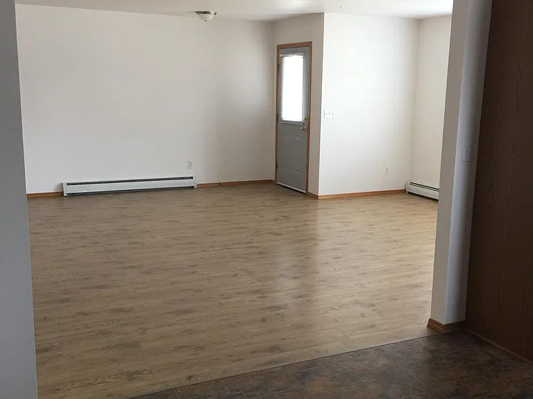 114 10th St #B — Photo 4
