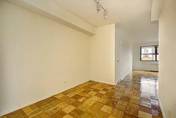 Rented by REAL New York | media 2