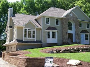 307 Evers St, Wyckoff, NJ 07481