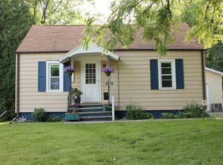 1010 S 7th St, De Pere, WI 54115