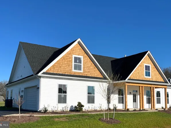 143 Glenaire Rd, Bunker Hill, WV 25413