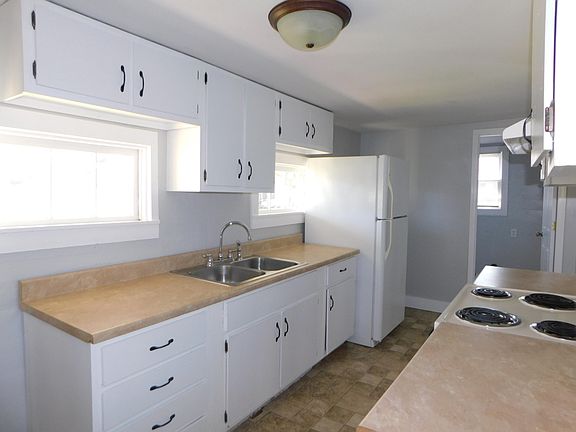 2nd image of 206 King St
