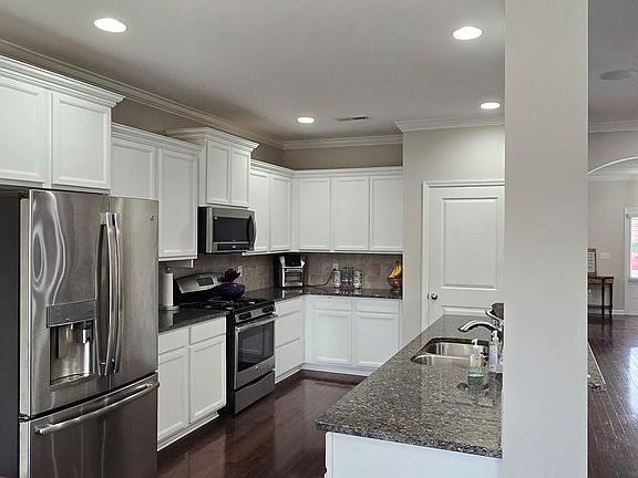 4th image of 122 Chattooga Pl