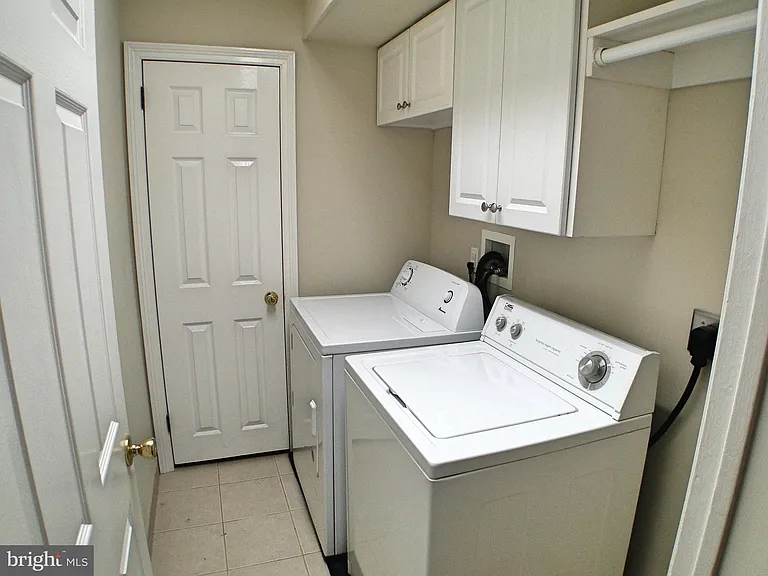 115 Morton Ave #1 — Photo 16