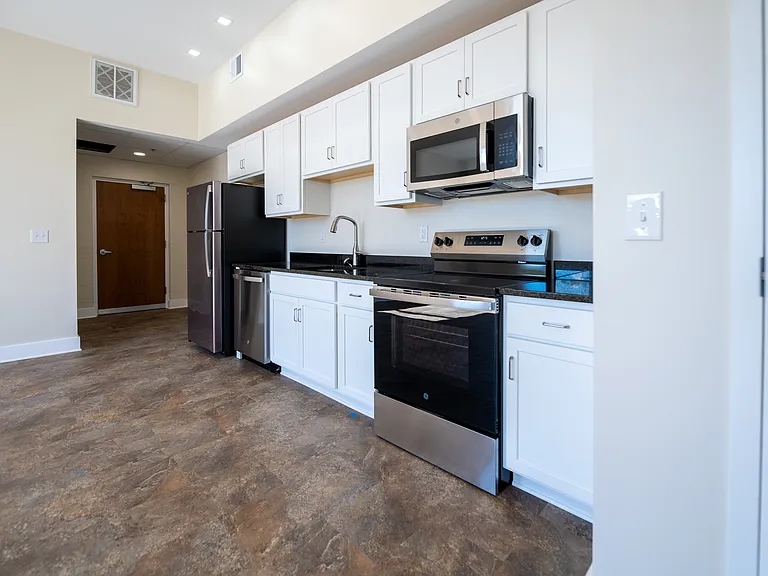 605 Calvary Rd SW #H — Photo 1
