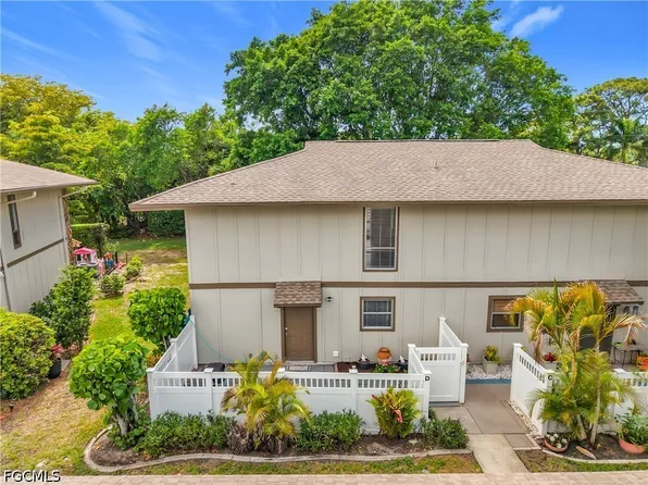 4293 Island Cir #4, Fort Myers, FL 33919