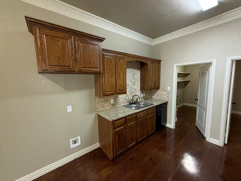 1002 Ferrara Cir #B — Photo 14
