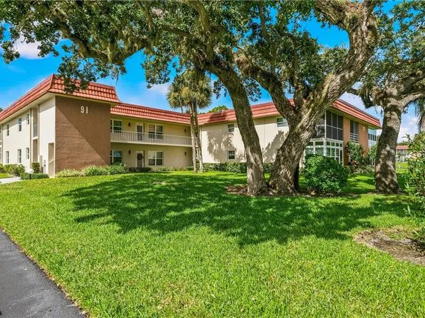 91 Crooked Tree Ln APT 203, Vero Beach, FL 32962