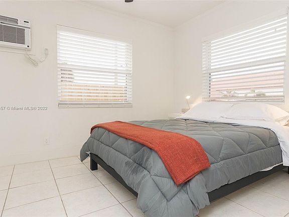 2nd image of 512 SE 20th Ave #6