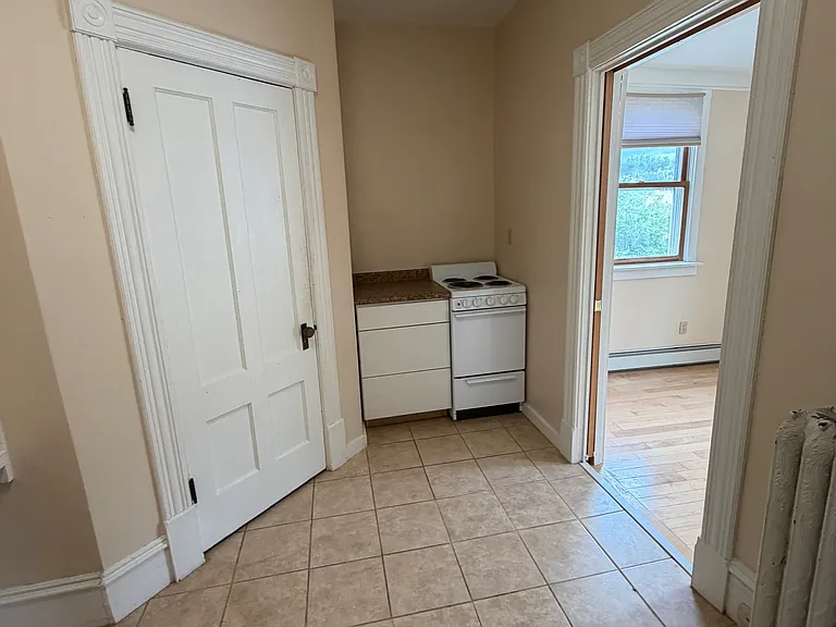 69 N Prospect St #6 — Photo 8