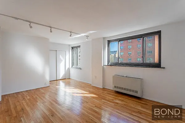 Rented by Bond New York | media 4