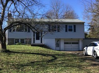 20 Western Ln, Amherst, MA 01002