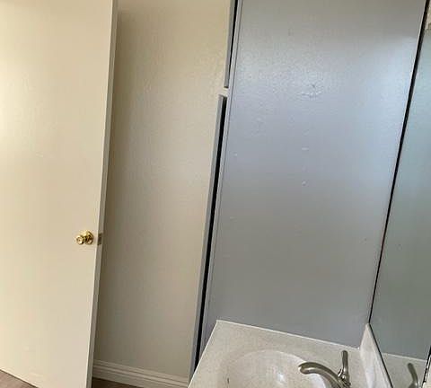 5th image of 10059 Tujunga Canyon Blvd #205